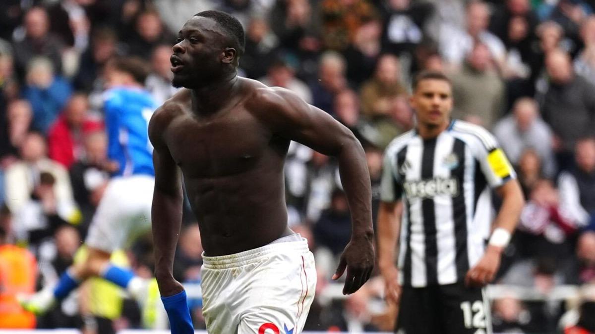 扎卡领队逆转绝杀纽卡斯尔:泰恩-威尔德比重燃,这四个字说出了一切